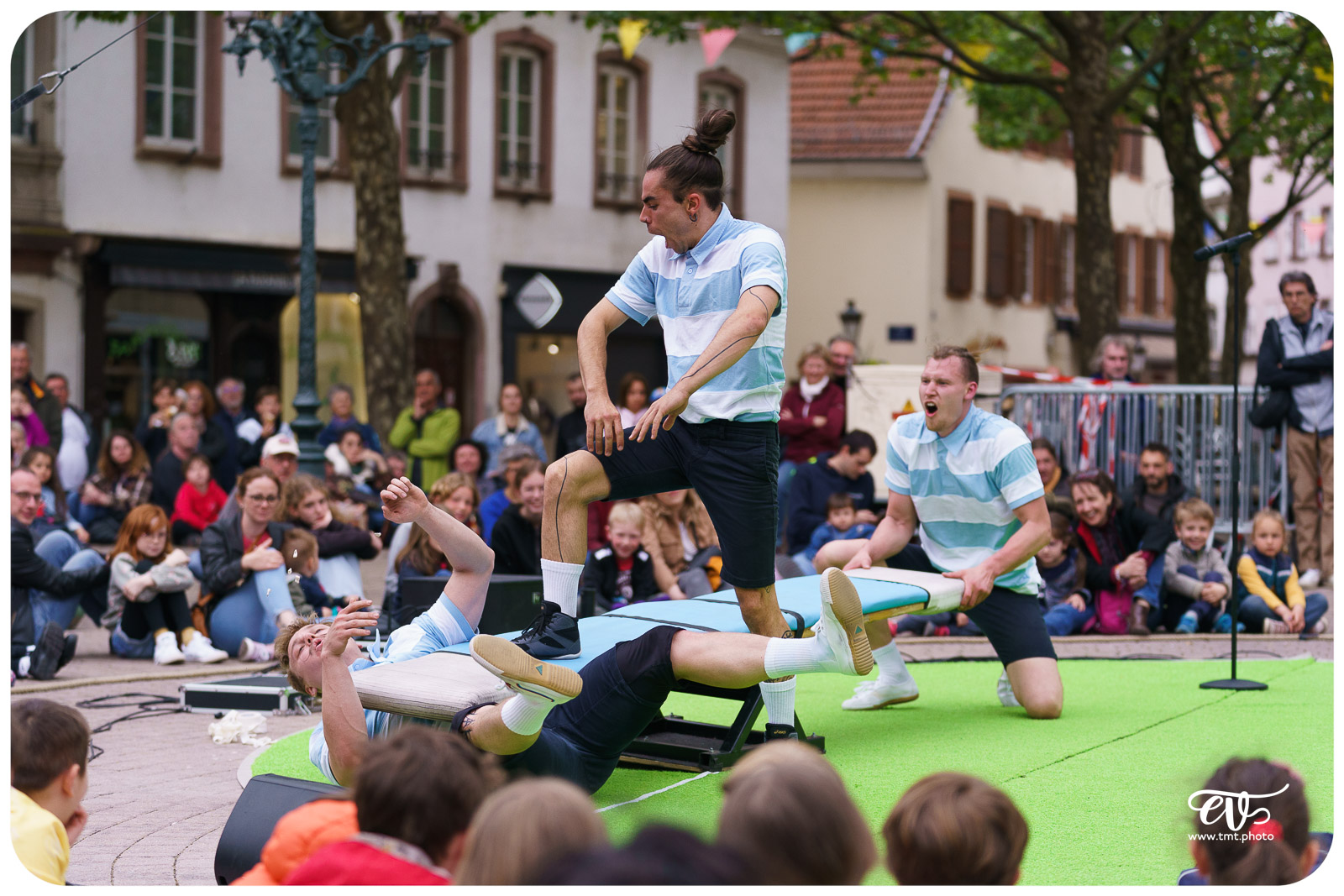 LEAGUE AND LEGEND (15FEET6)